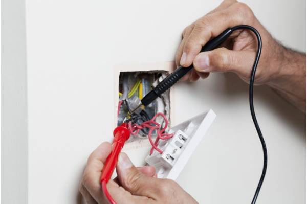 Commercial electrician services in Tennessee